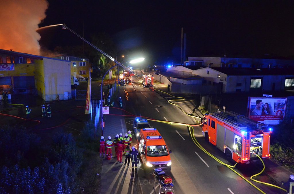 Grossfeuer Poco Lager Koeln Porz Gremberghoven Hansestr P142.JPG - Miklos Laubert